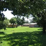 Country Mandra Edera Hotel