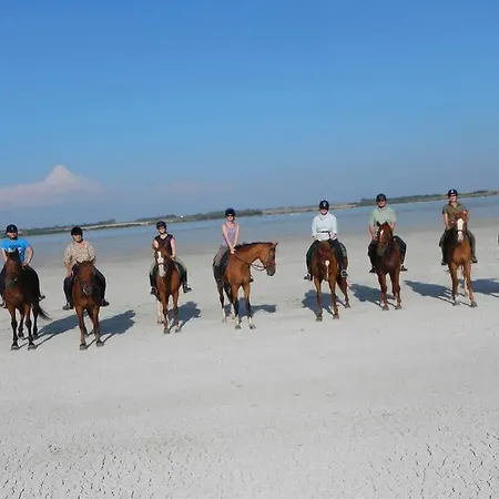 Hotel Country Mandra Edera 4*