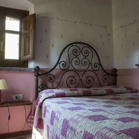 Отель Country Mandra Edera