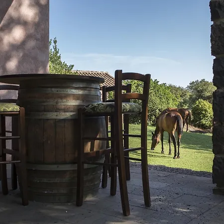 Country Mandra Edera Аббазанта