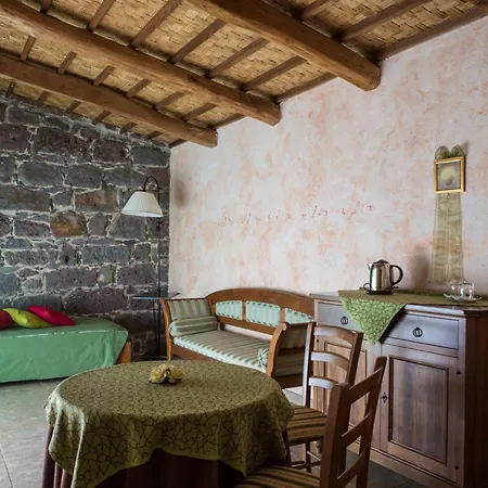 Country Mandra Edera Отель